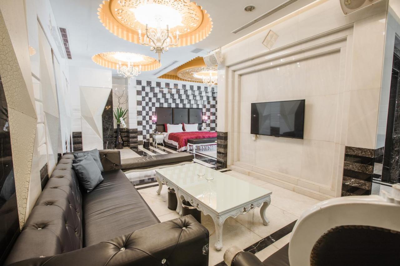 Motel Stars Taichung Dış mekan fotoğraf