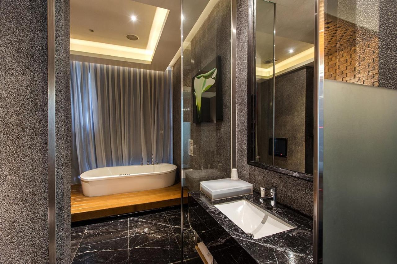 Motel Stars Taichung Dış mekan fotoğraf