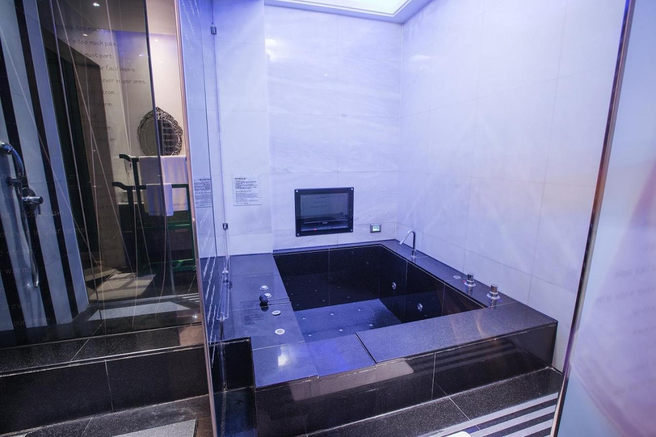 Motel Stars Taichung Dış mekan fotoğraf
