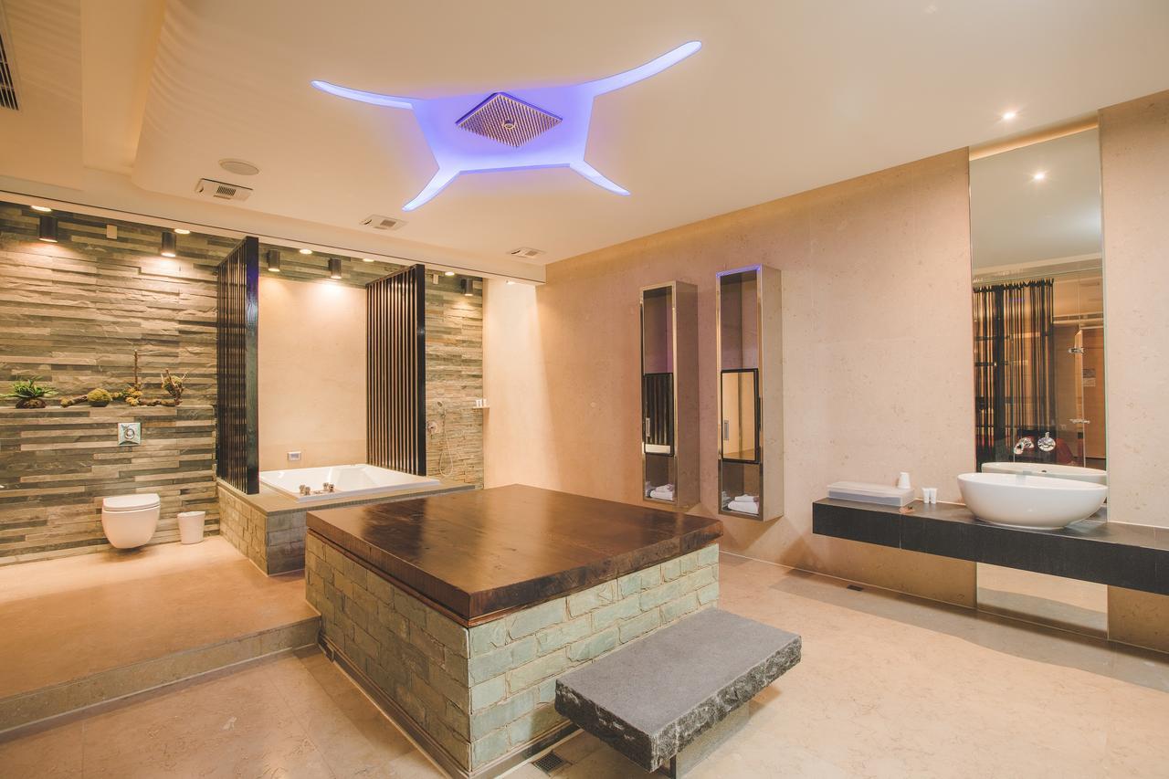 Motel Stars Taichung Dış mekan fotoğraf