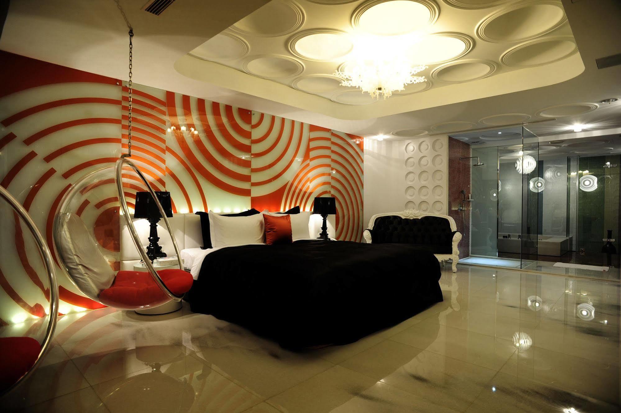 Motel Stars Taichung Dış mekan fotoğraf