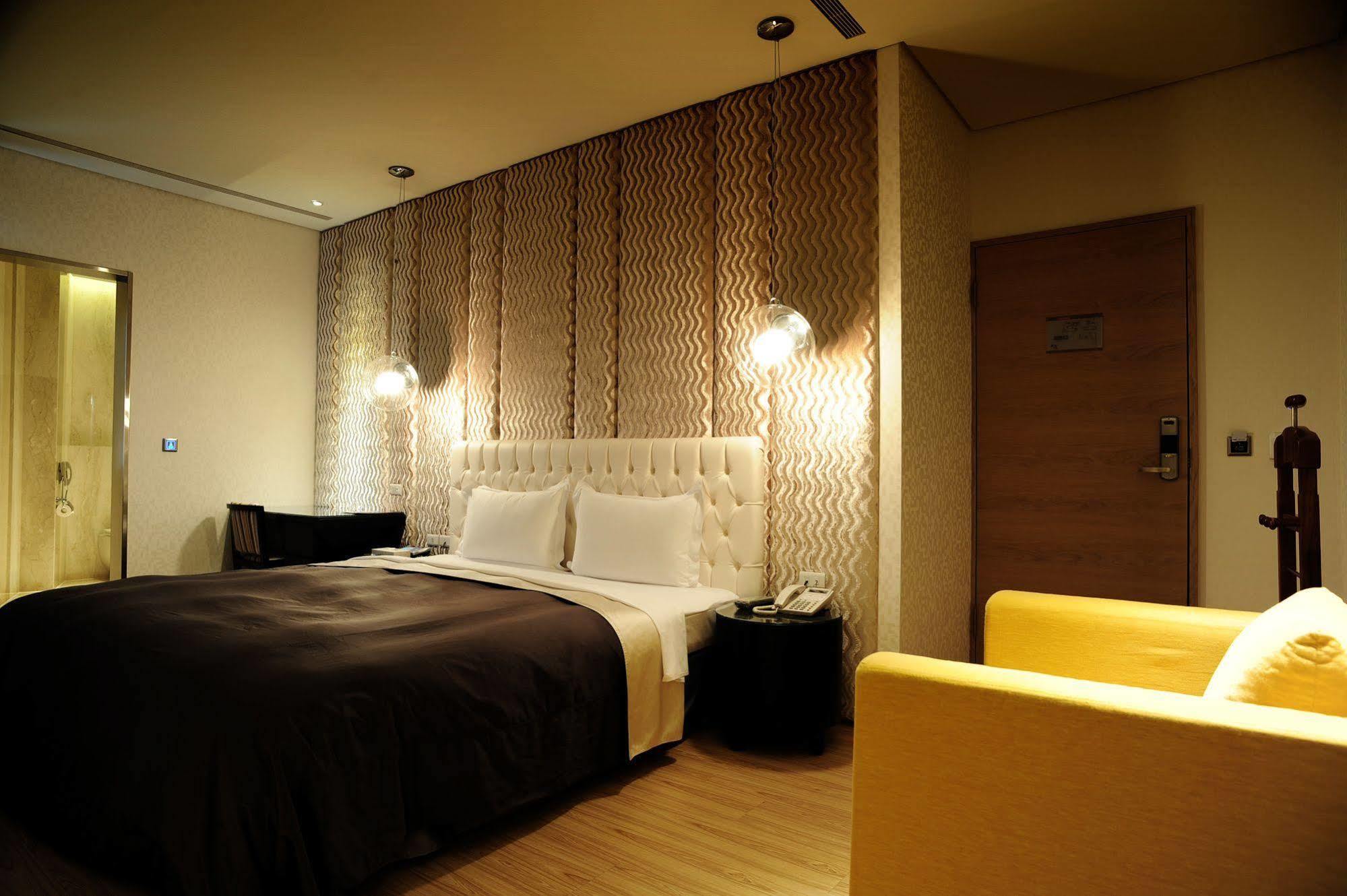 Motel Stars Taichung Dış mekan fotoğraf